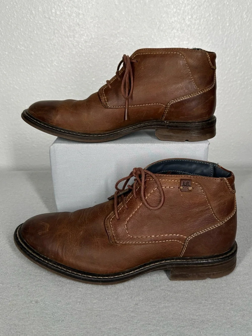 Josef Seibel Earl 04 Leather Chukka Boots
